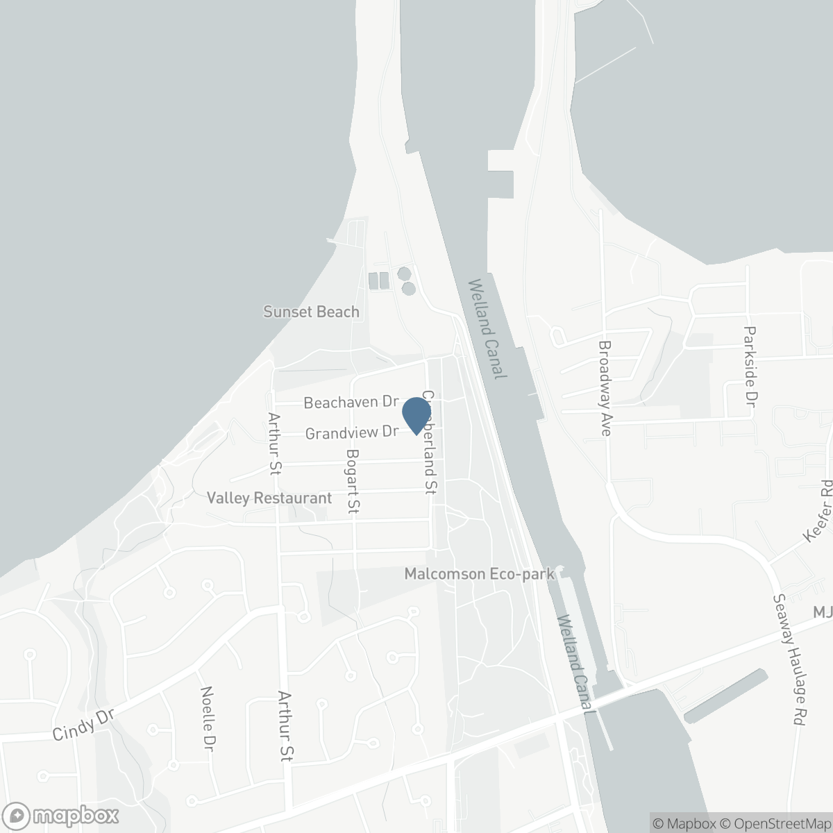 37 1/2 CUMBERLAND STREET, St. Catharines, Ontario L2M 1E4